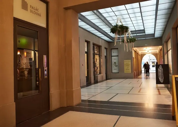 Palace Dlouha - Old Town
